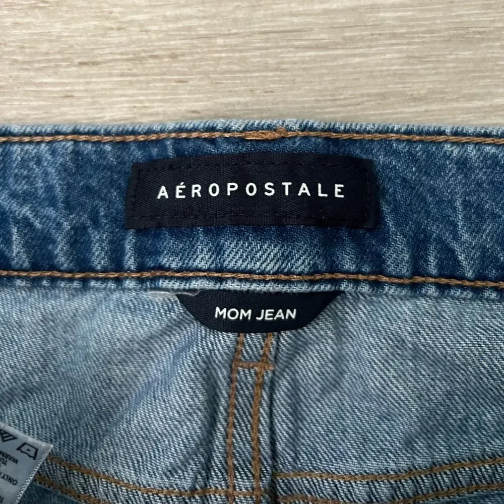 Aéropostale High-Rise Mom Jean size 6